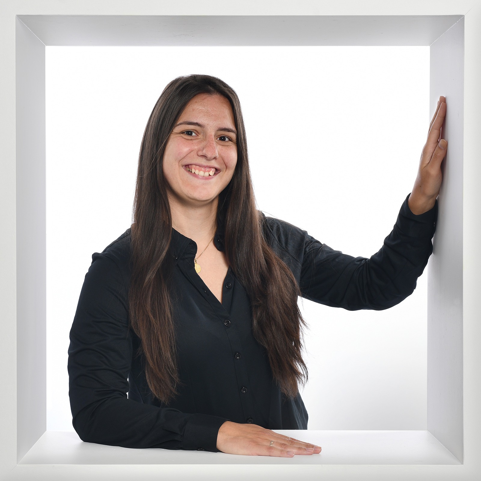 Izabella Box klein_1.jpg
